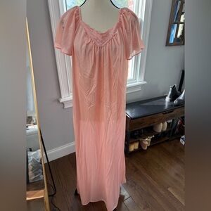 Avian Vintage  Peach Lace-Trim Short Sleeve Nightgown